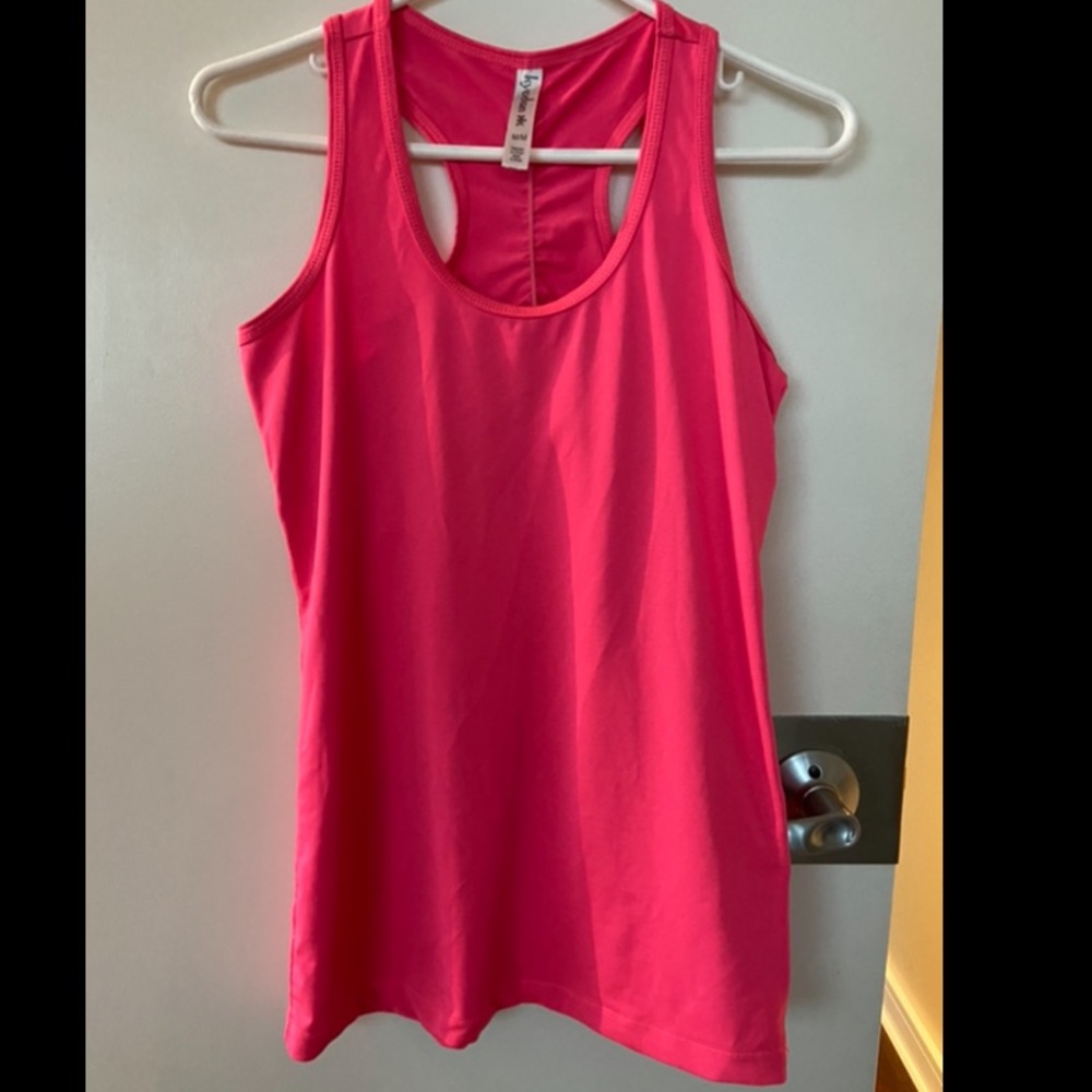 BNWOT Kyodan workout top size M